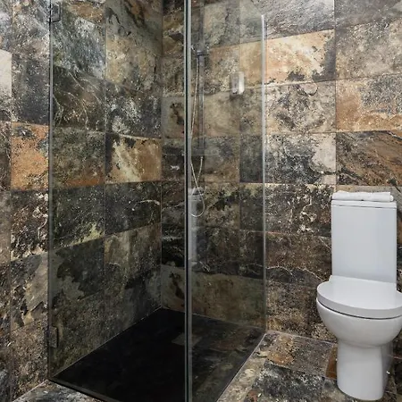Luxurious Spacious - Terrace & Jacuzzi Apartament *
