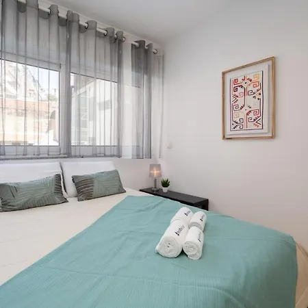 Апартаменты Luxurious Spacious - Terrace & Jacuzzi *