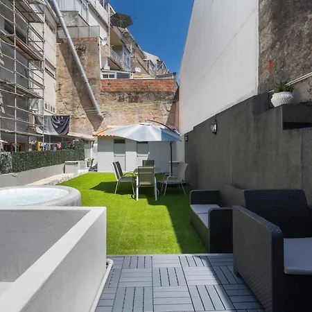 Апартаменты Luxurious Spacious - Terrace & Jacuzzi